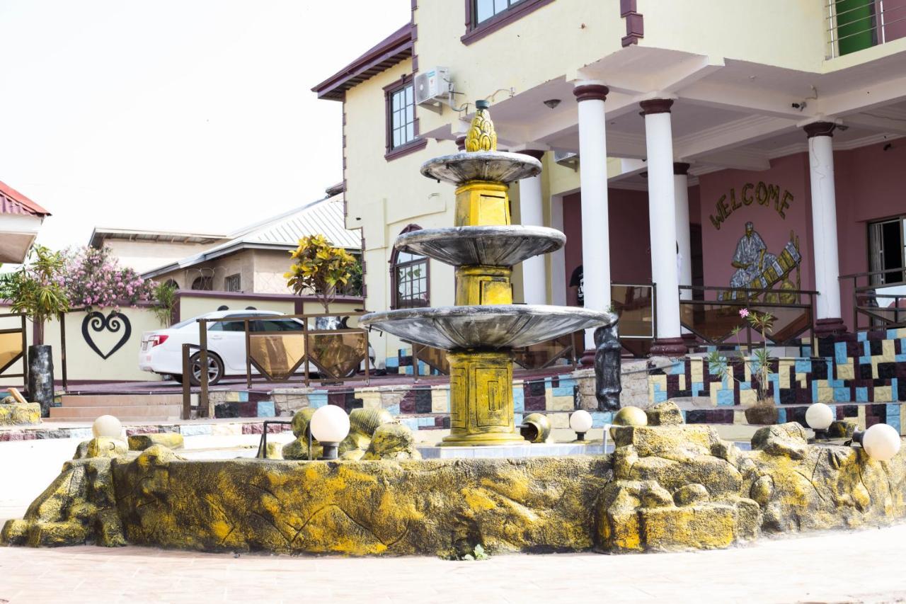 Gya-Son Royal Guest House Kumasi Esterno foto
