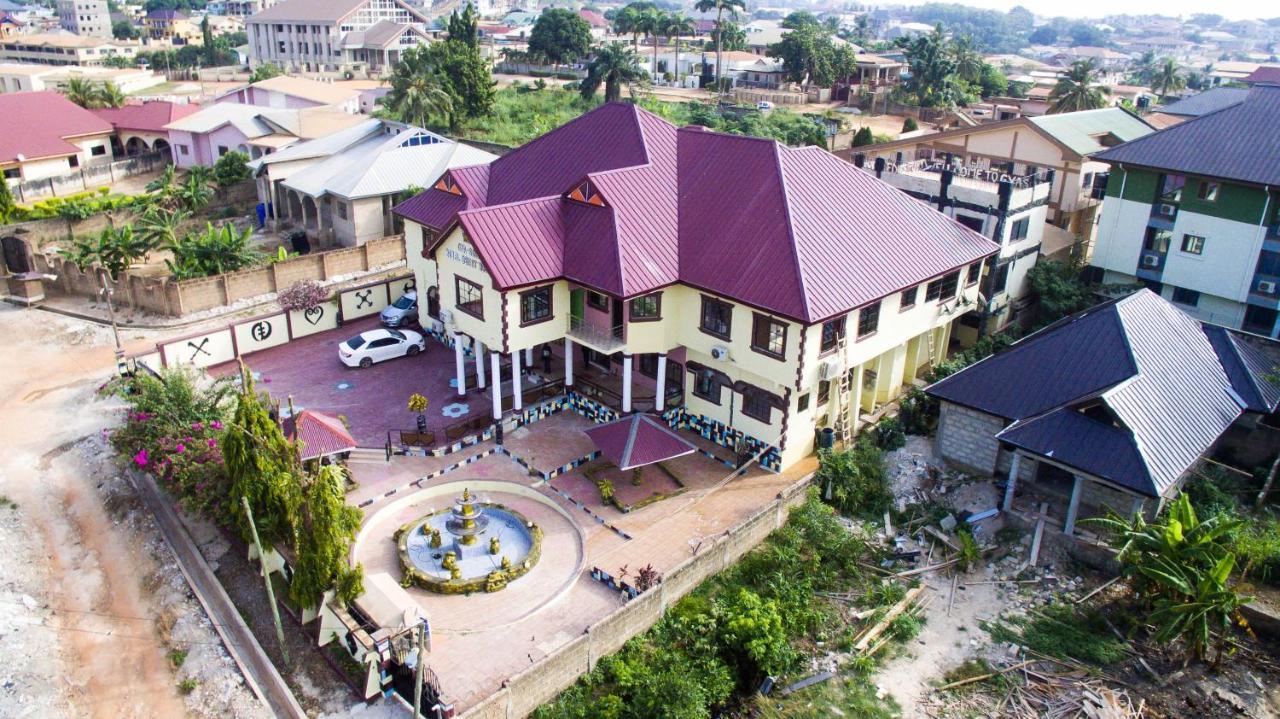 Gya-Son Royal Guest House Kumasi Esterno foto