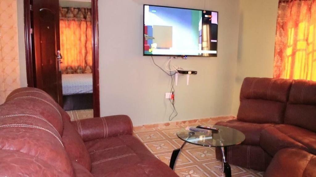 Gya-Son Royal Guest House Kumasi Esterno foto
