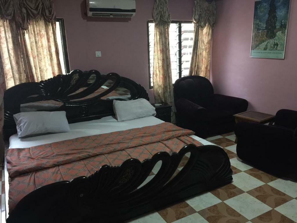 Gya-Son Royal Guest House Kumasi Esterno foto