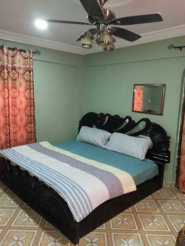 Gya-Son Royal Guest House Kumasi Esterno foto