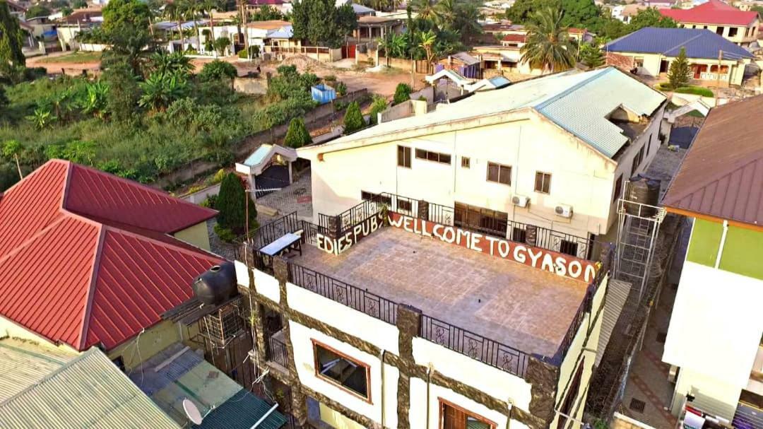 Gya-Son Royal Guest House Kumasi Esterno foto